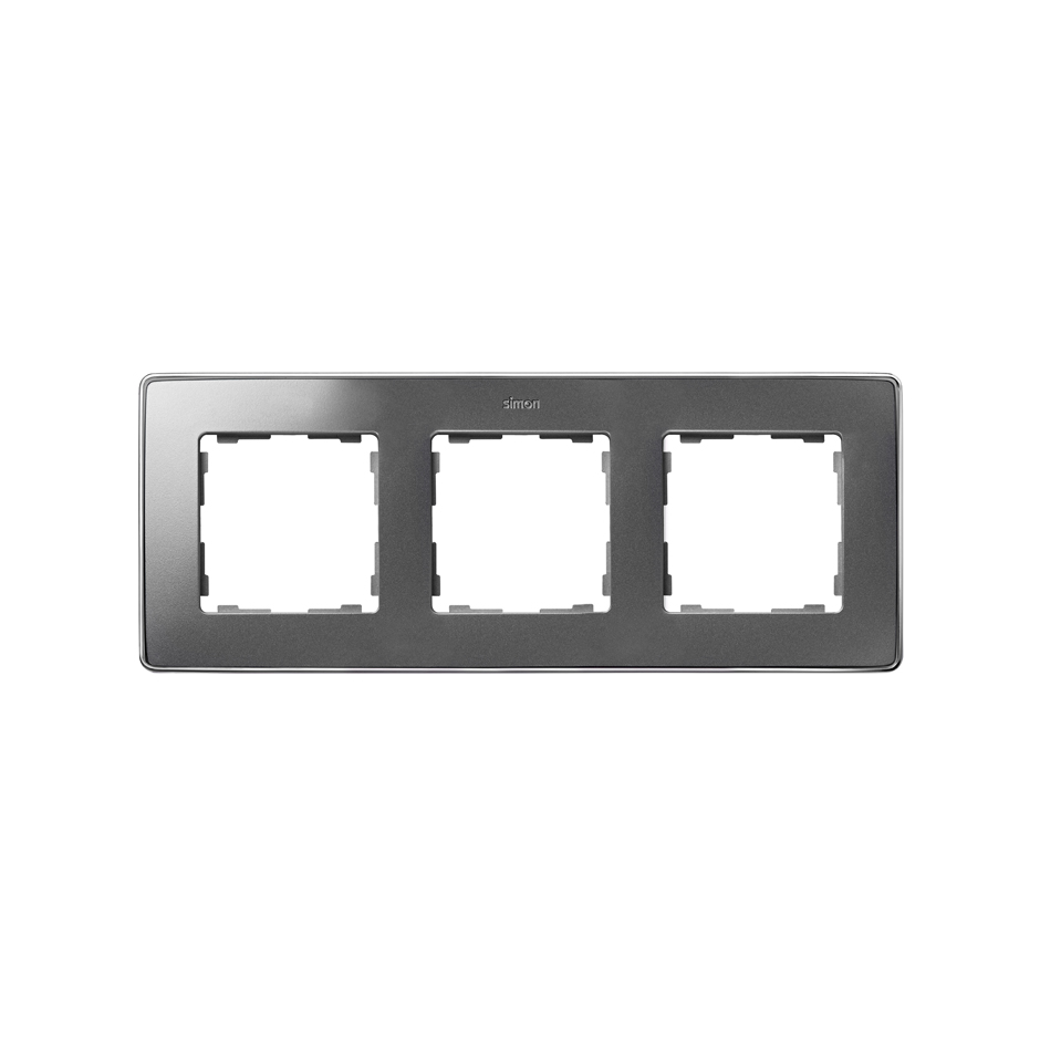 Рамка на 3 поста цвета холодный алюминий с металлическим основанием цвета хром S82 Detail